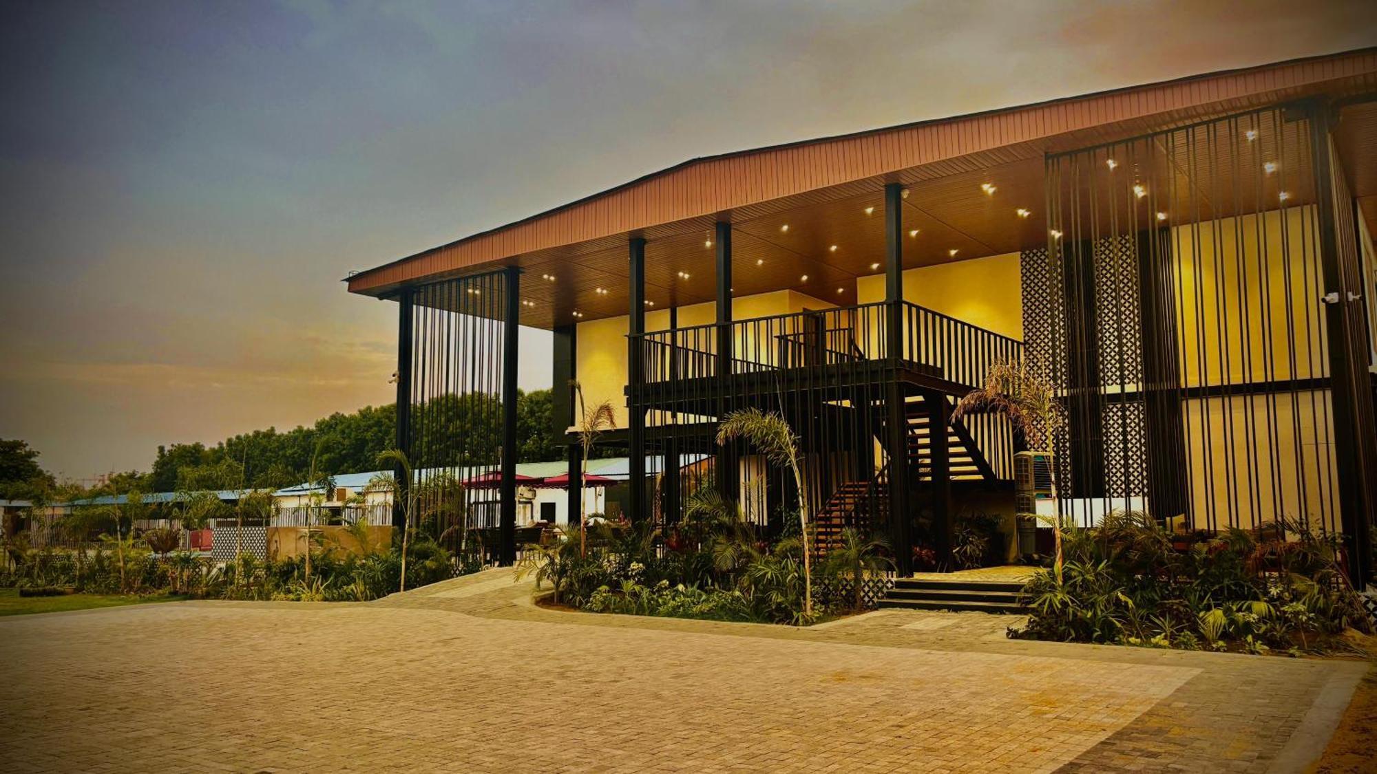 Vintclub Resort Lucknow Ngoại thất bức ảnh